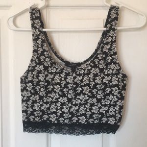 Vintage floral crop top w/ laced ruffle at bottom